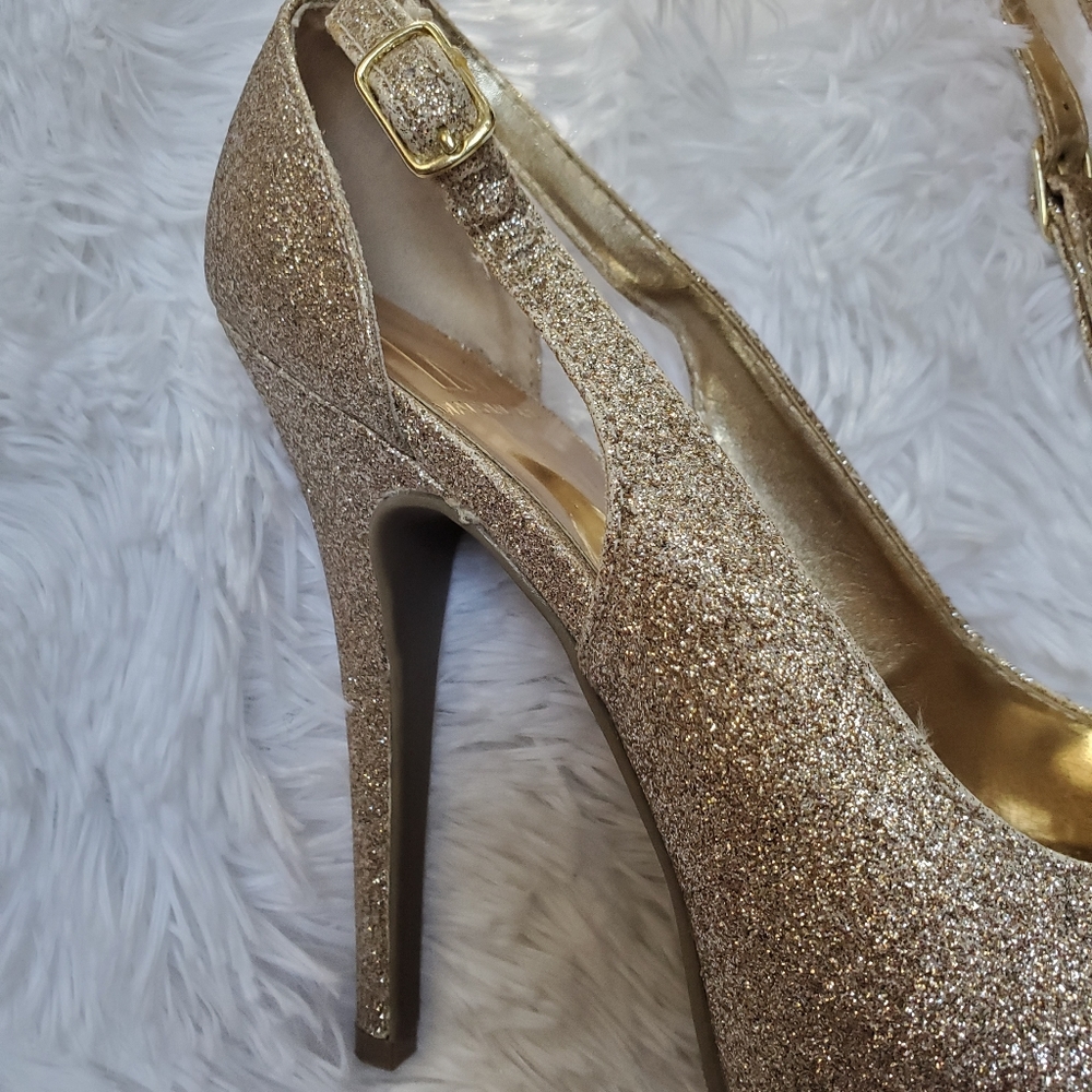 MATERIAL GIRL GOLDEN GLITTER PEEP TOE STILETTOS!